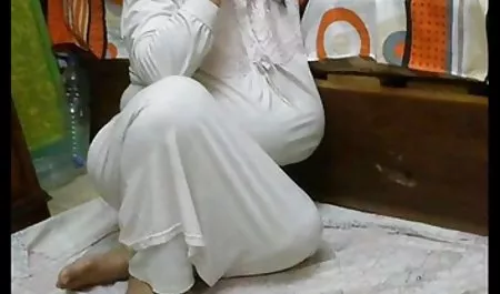 دختر بلوند زیبا در فیلم سکس ژاپنی در اتوبوس رختخواب